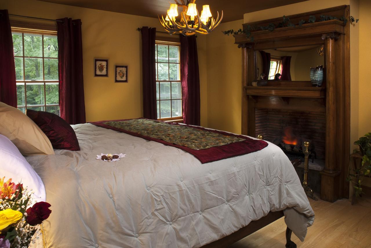 Hidden Serenity Bed And Breakfast West Bend Chambre photo