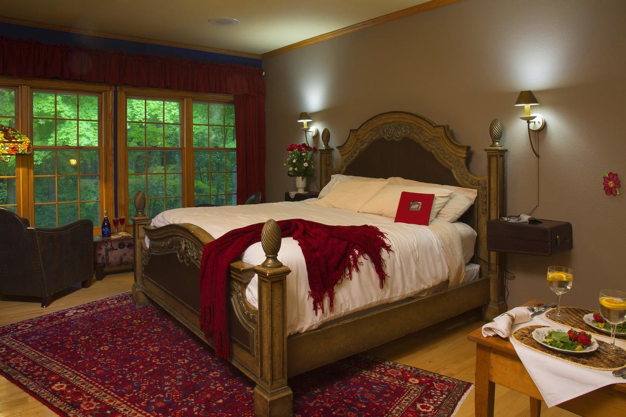 Hidden Serenity Bed And Breakfast West Bend Extérieur photo