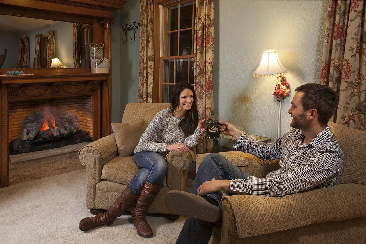 Hidden Serenity Bed And Breakfast West Bend Extérieur photo