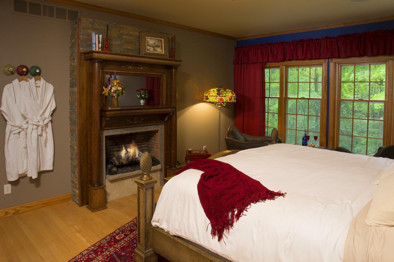 Hidden Serenity Bed And Breakfast West Bend Extérieur photo