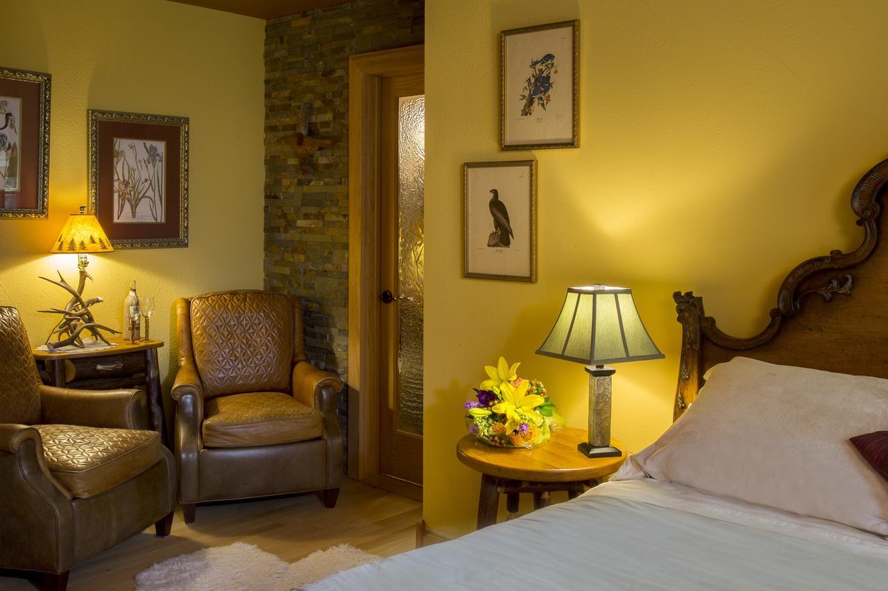 Hidden Serenity Bed And Breakfast West Bend Extérieur photo